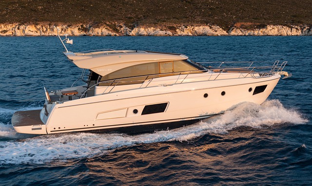 motor yacht di medie dimensioni - esterno e ponte